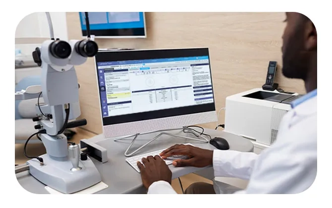 Personnel medical utilisant le logiciel mEYEstro